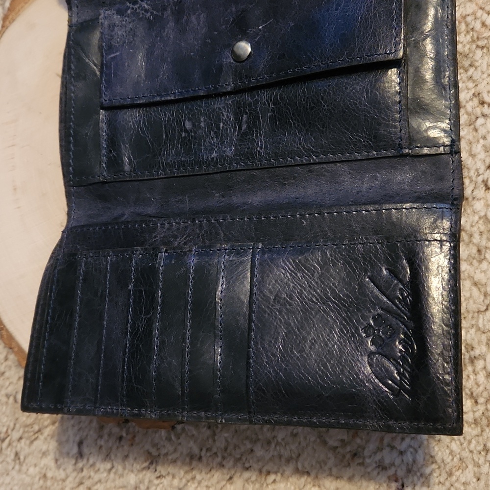 Patricia Nash Black Leather Flower Design Distressed Tri-Fold Wallet - Picture 6 of 9